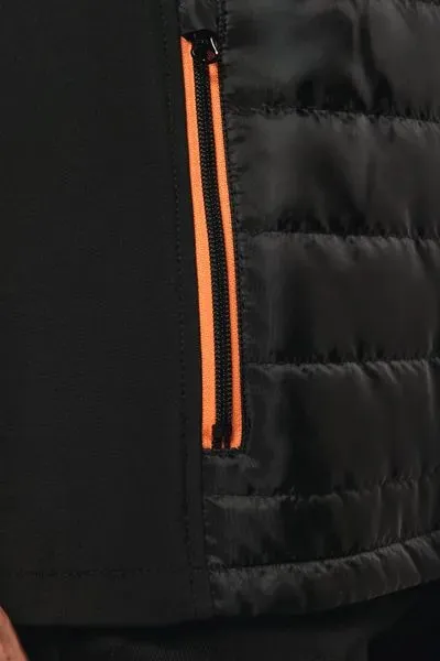 1911168-738000_CORE Dry Active Comfort LS W_Closeup4.jpg